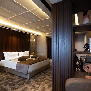 Tonight Hotel Port